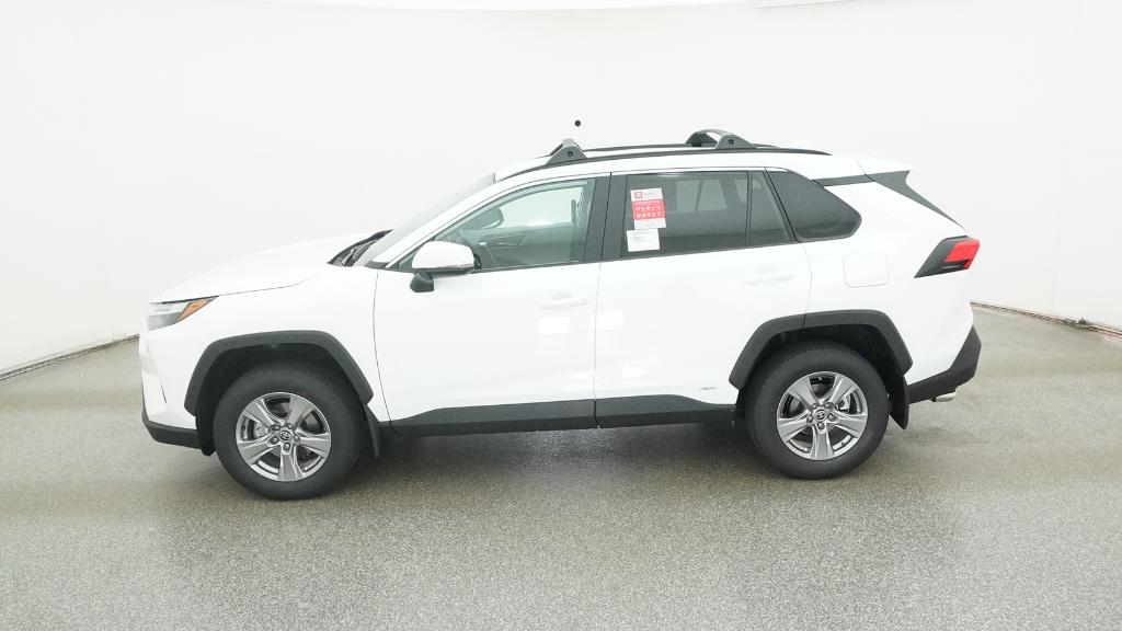 2025 Toyota RAV4 Hybrid XLE photo 3