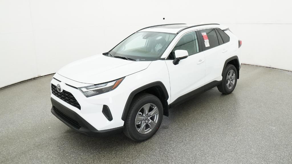 2025 Toyota RAV4 XLE's photo