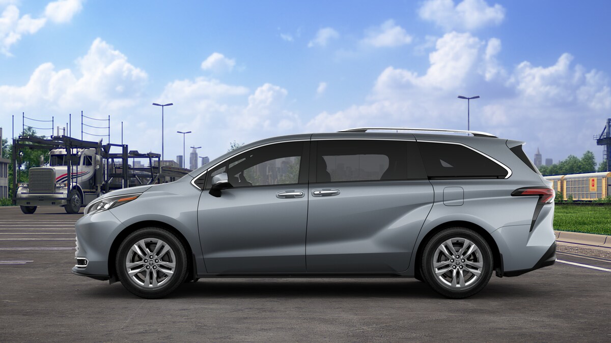 2025 Toyota Sienna Limited photo 4
