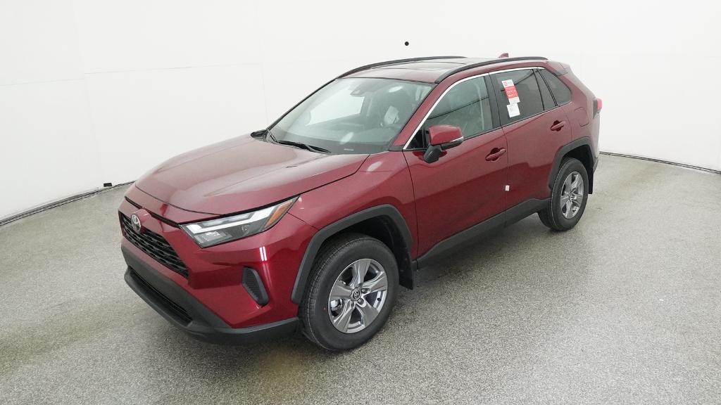 2025 Toyota RAV4 XLE's photo