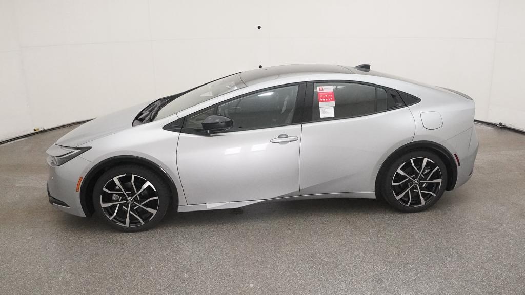 2026 Toyota Prius Plug-in Hybrid XSE Premium - Photo 11
