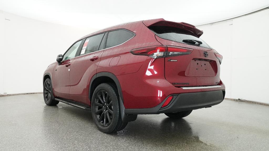 2026 Toyota Highlander XLE photo 3