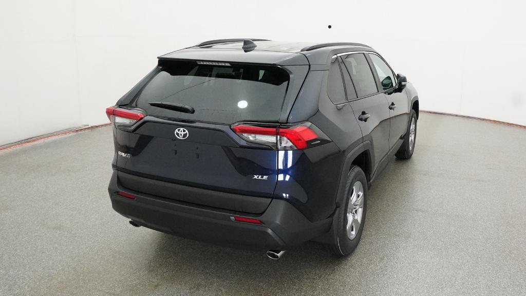 2025 Toyota RAV4 XLE photo 3