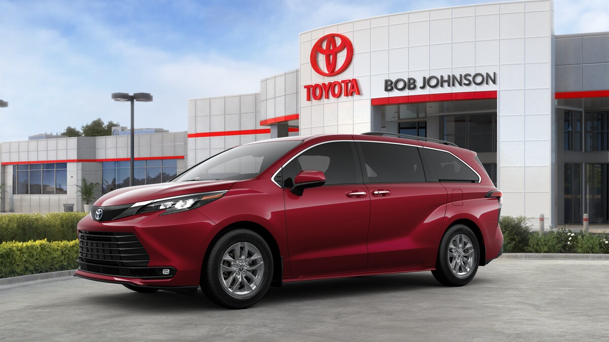 2025 Toyota Sienna XLE photo 2