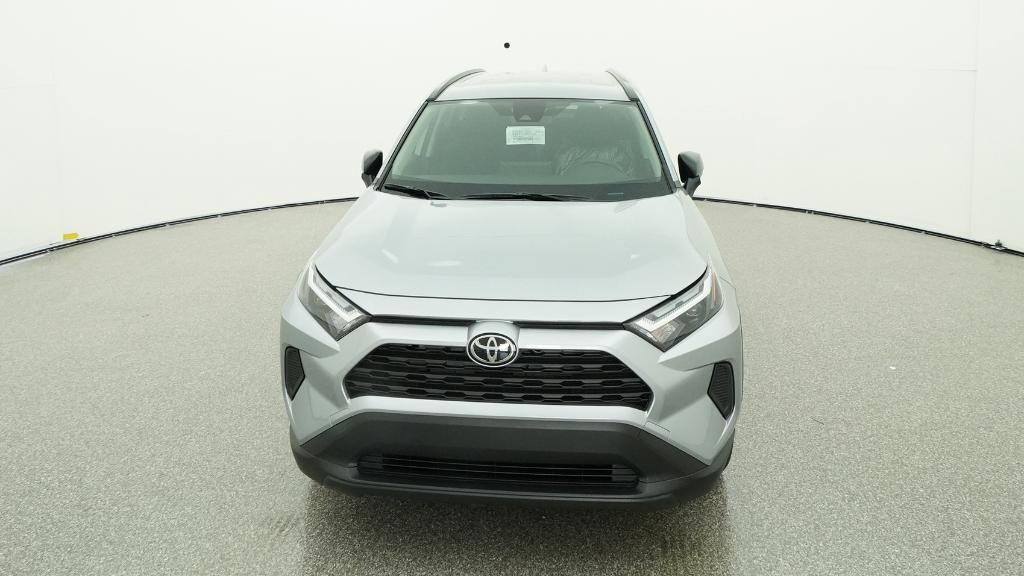 2025 Toyota RAV4 Hybrid LE photo 2