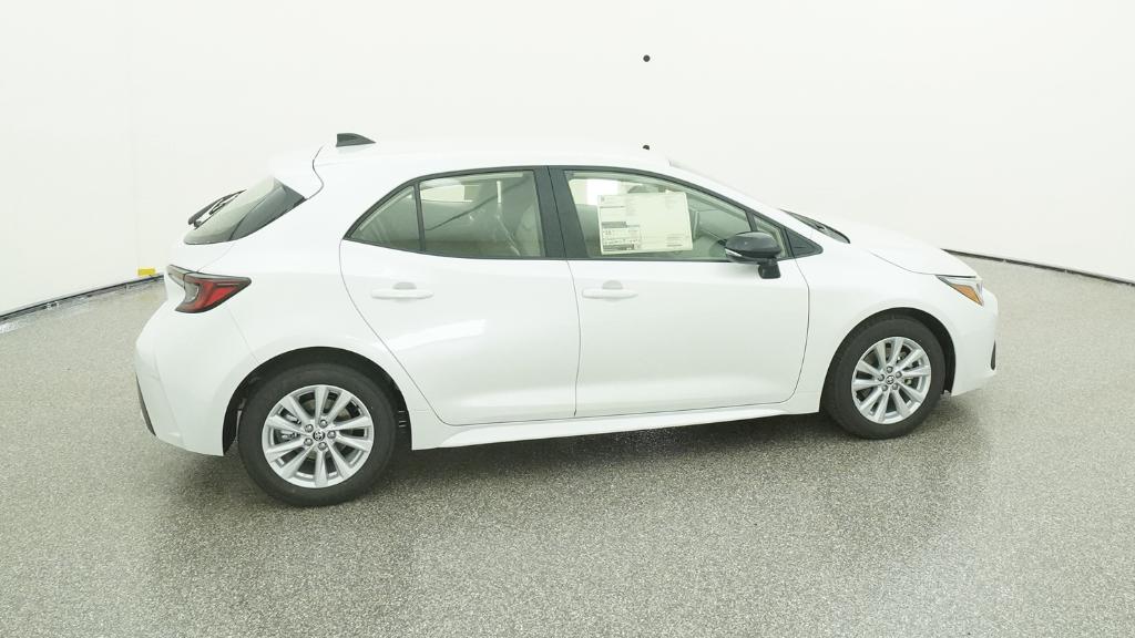 2026 Toyota Corolla SE photo 3