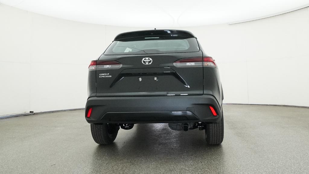 2026 Toyota Corolla Cross L photo 3