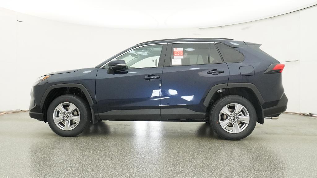 2025 Toyota RAV4 XLE photo 3