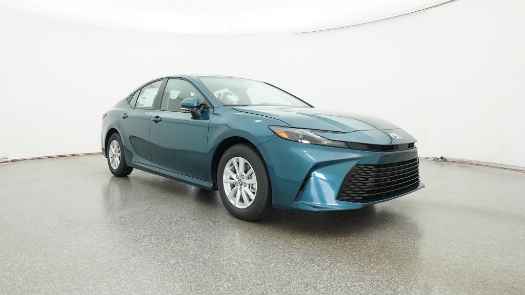 2026 Toyota Camry LE photo 4