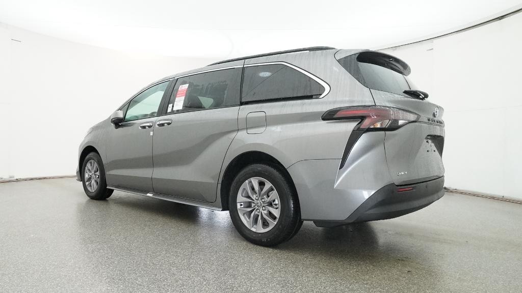 New 2026 Toyota Sienna XLE 8 PASSENGER