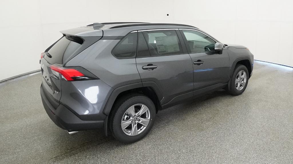 2025 Toyota RAV4 XLE photo 2