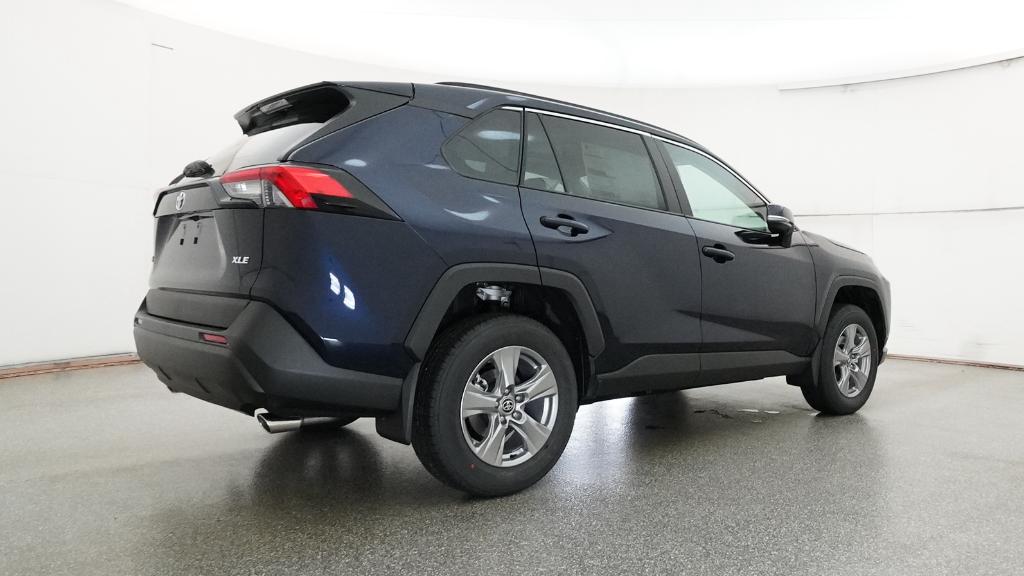 2025 Toyota RAV4 XLE photo 3