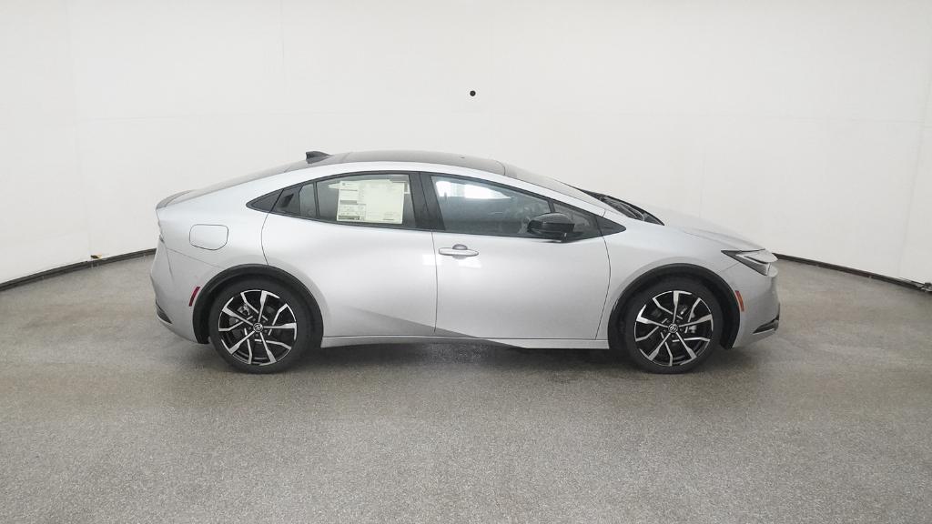 2026 Toyota Prius Plug-in Hybrid XSE Premium - Photo 18
