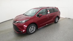 2025 Toyota Sienna XLE 8 PASSENGER