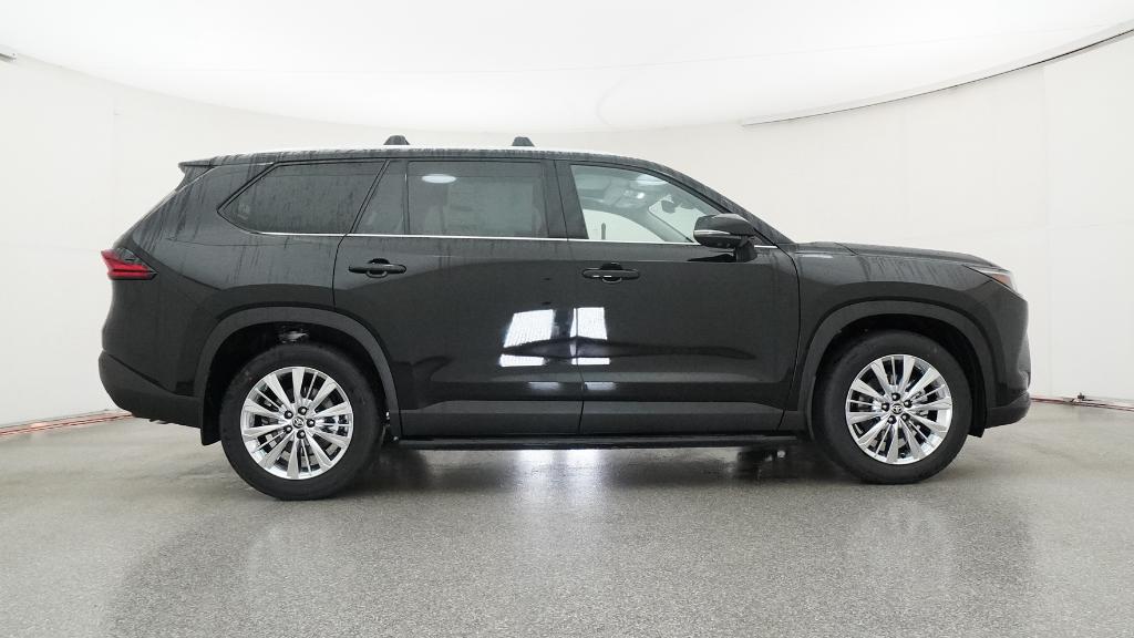 2026 Toyota Grand Highlander Platinum photo 2