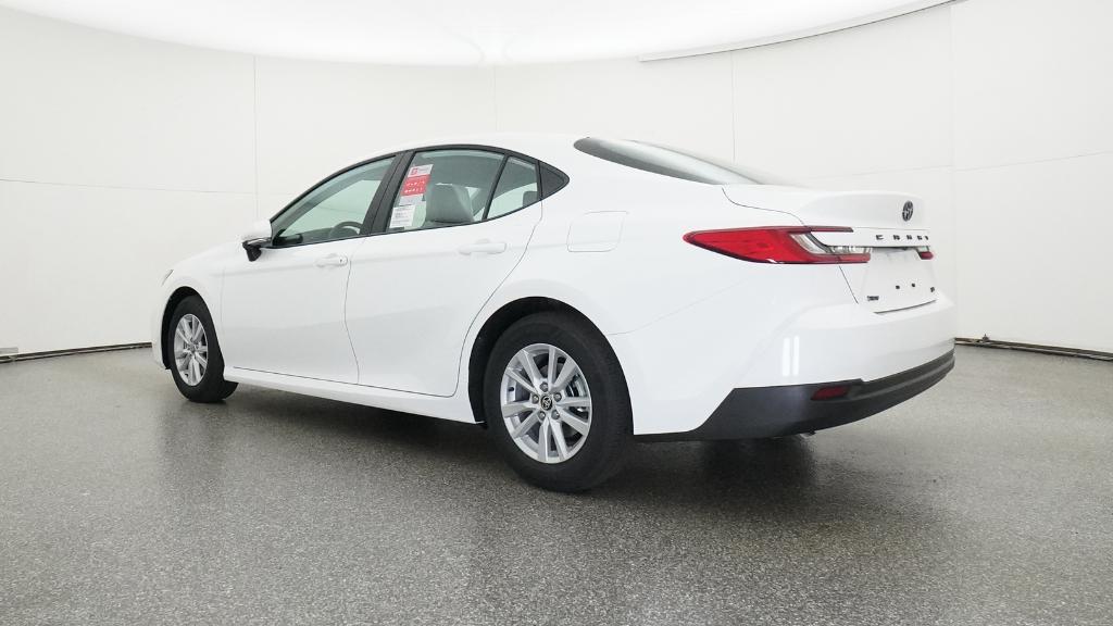 2026 Toyota Camry LE photo 4
