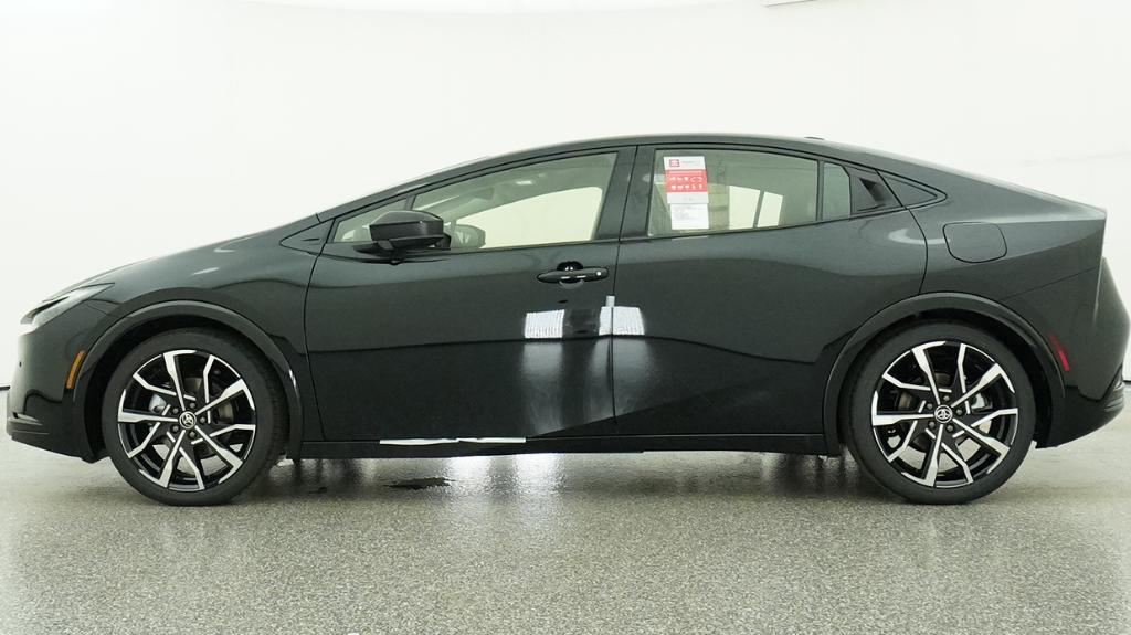 2026 Toyota Prius Plug-in Hybrid XSE - Photo 16