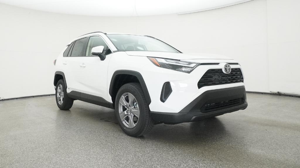 2025 Toyota RAV4 Hybrid XLE photo 2