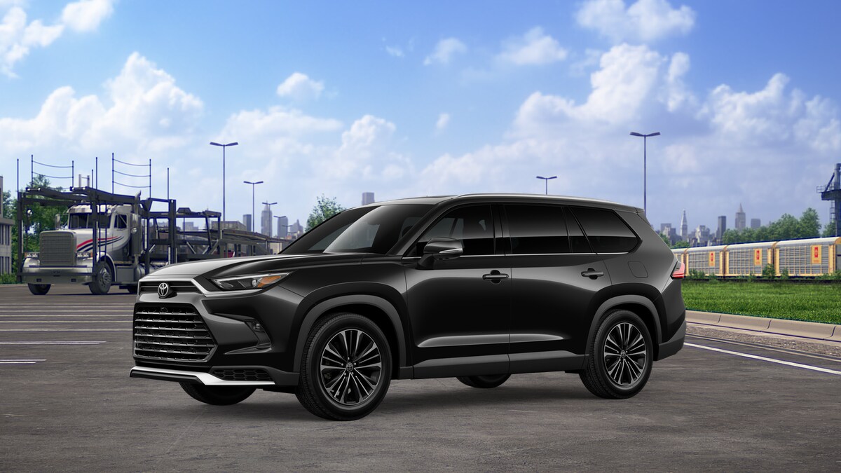 2026 Toyota Highlander Platinum Hybrid photo 2