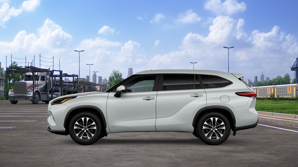 2026 Toyota Highlander Hybrid XLE photo 4