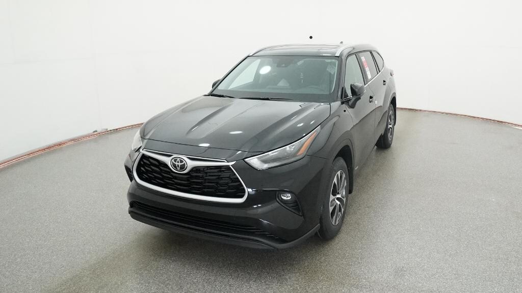 New 2026 Toyota Highlander Hybrid XLE SUV