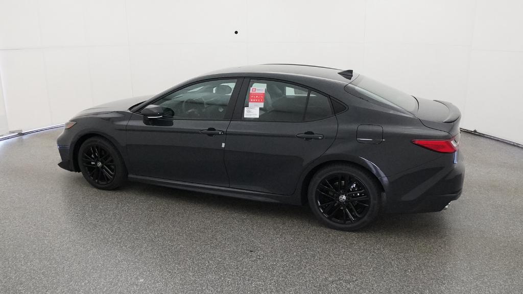 2026 Toyota Camry SE photo 4