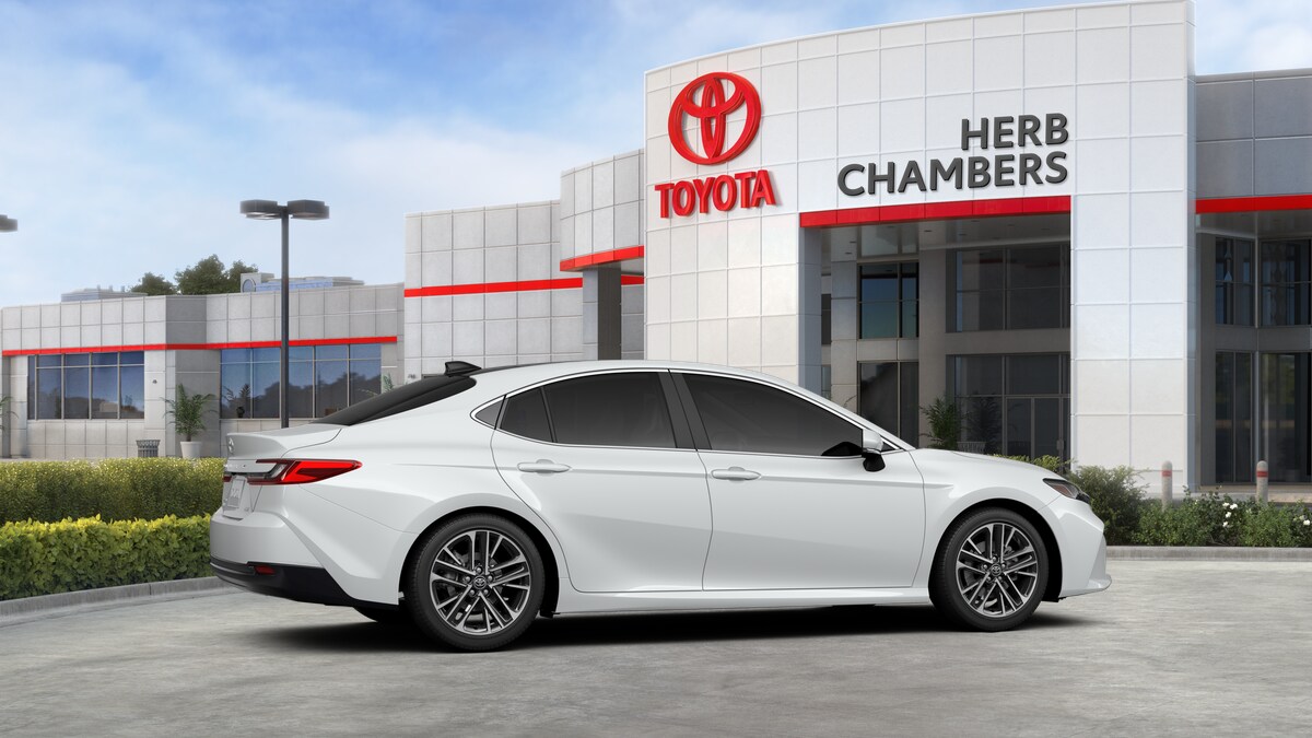 2026 Toyota Camry XLE - Photo 16