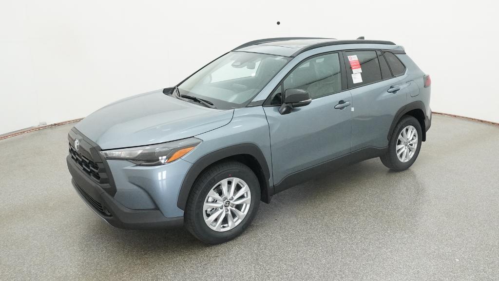 2026 Toyota Corolla Cross LE's photo