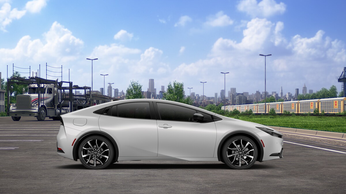 2027 Toyota Prius Plug-in Hybrid XSE Premium - Photo 12