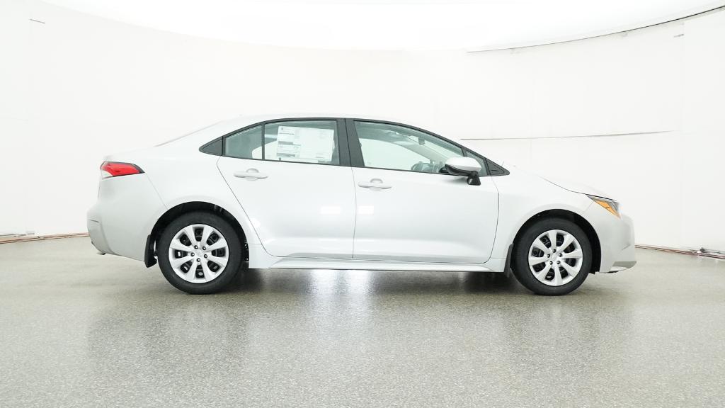 2026 Toyota Corolla LE photo 3