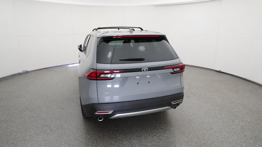 2026 Toyota Highlander Hybrid Platinum photo 4