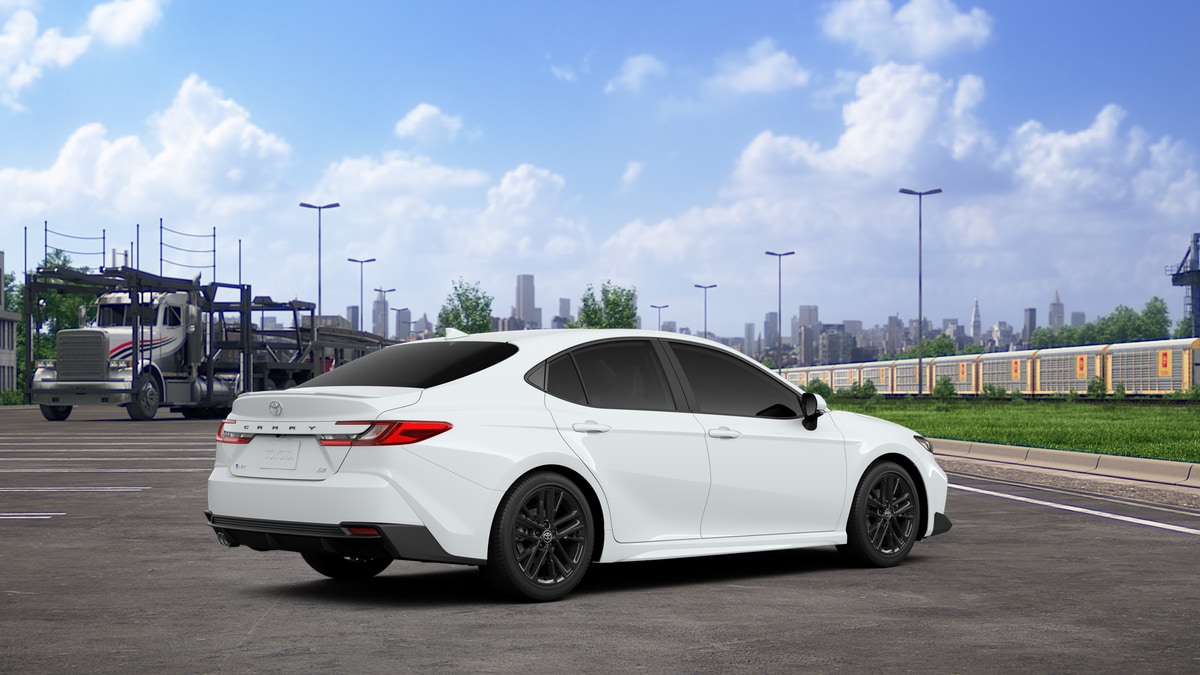 2026 Toyota Camry SE - Photo 10