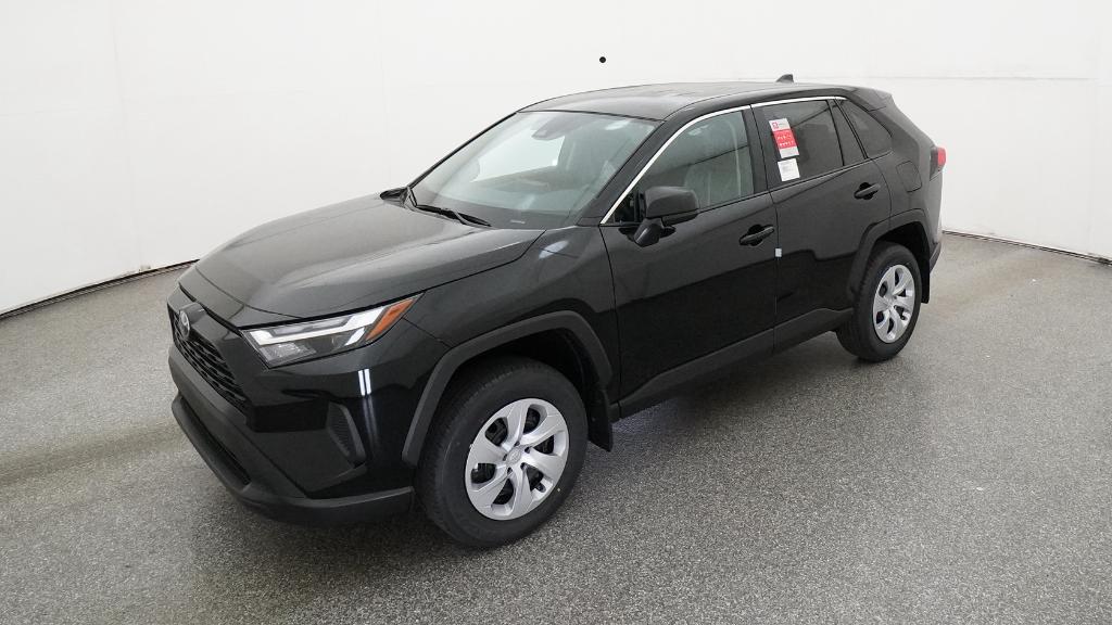 2025 Toyota RAV4 LE's photo