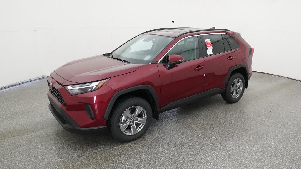 2025 Toyota RAV4 XLE's photo