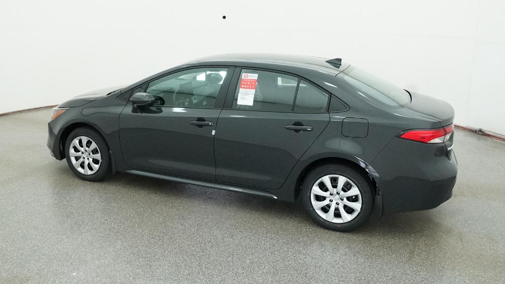 2026 Toyota Corolla LE photo 4