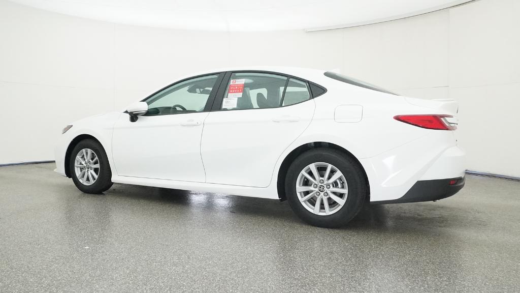 2026 Toyota Camry LE photo 4