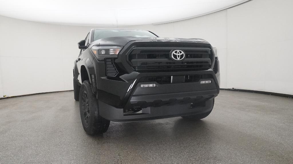 2025 Toyota Tacoma SR5 - Photo 13
