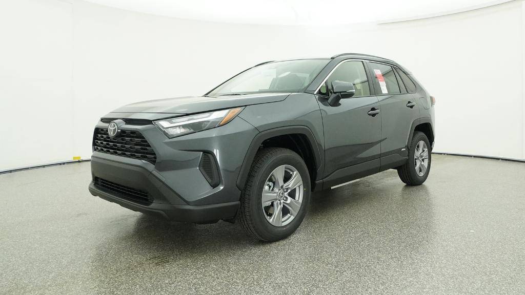 2025 Toyota RAV4 Hybrid XLE photo 3