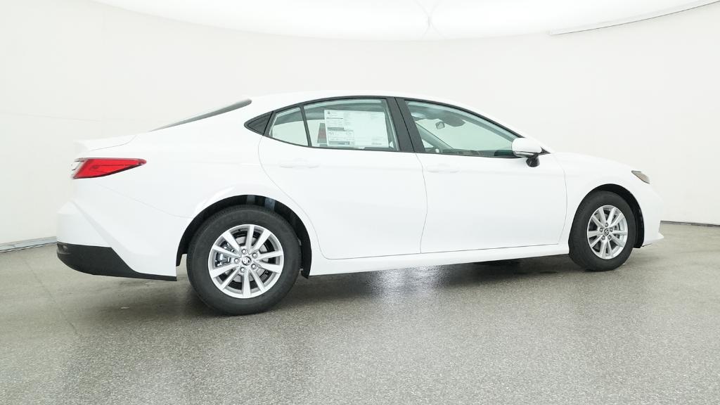 2026 Toyota Camry LE photo 4