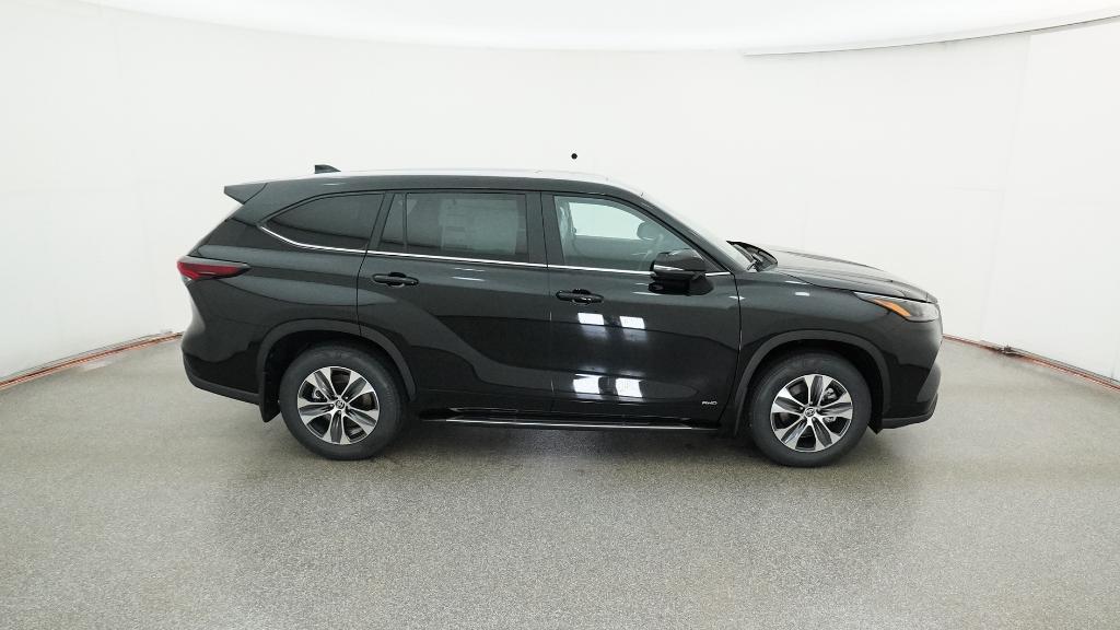 2025 Toyota Highlander Hybrid XLE photo 3