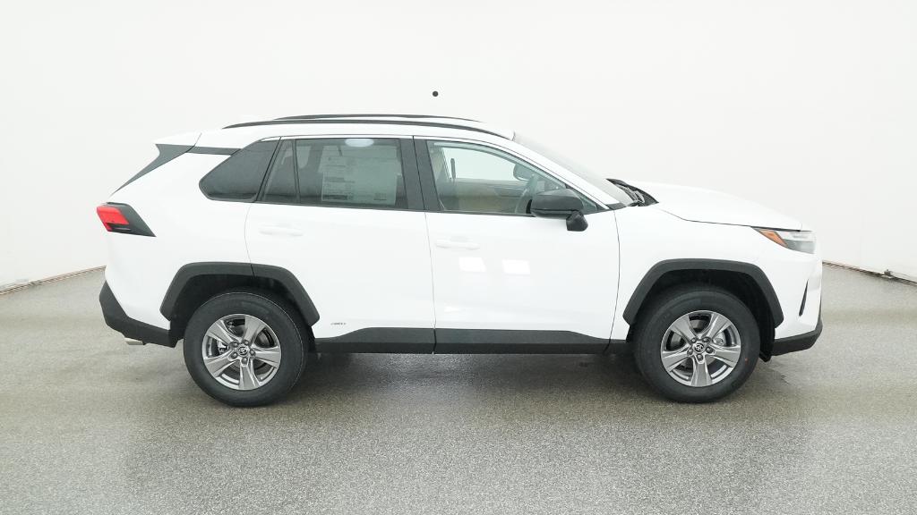 2025 Toyota RAV4 Hybrid LE photo 2