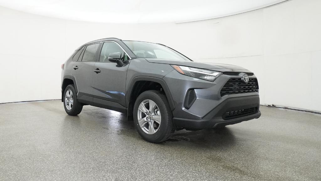 2025 Toyota RAV4 XLE photo 2