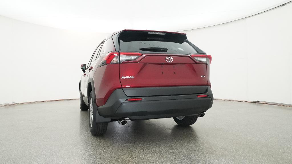 2025 Toyota RAV4 XLE photo 3