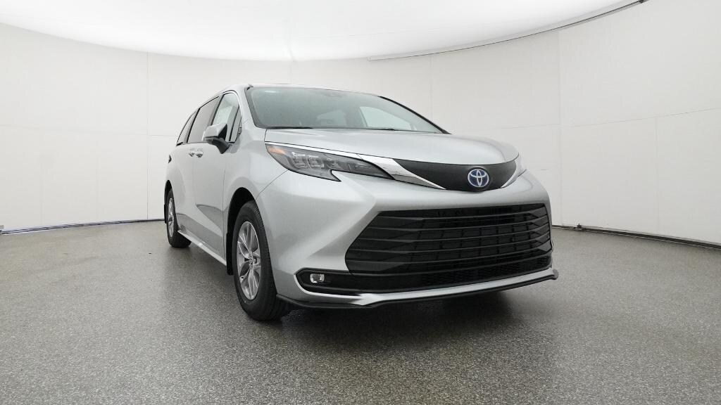 New 2025 Toyota Sienna XLE Van Passenger Van