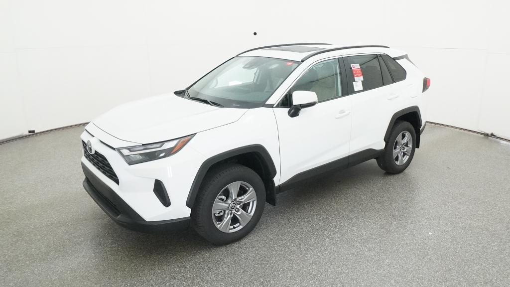 2025 Toyota RAV4 XLE's photo