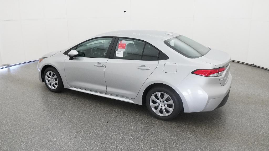 2026 Toyota Corolla LE photo 3