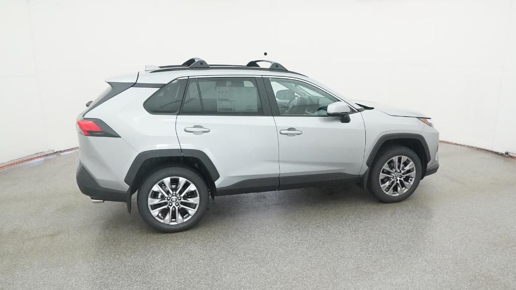 2025 Toyota RAV4 XLE Premium photo 4
