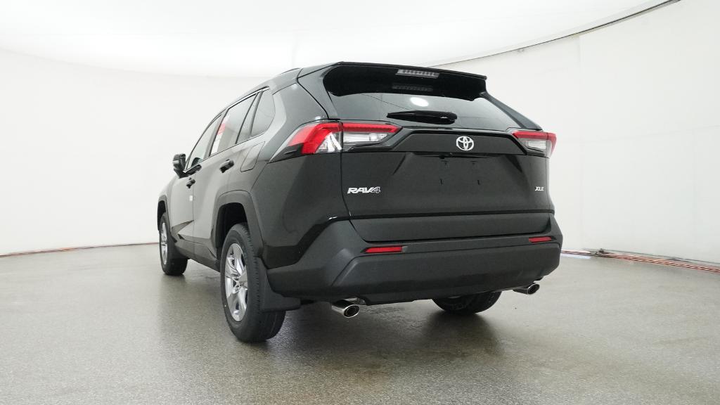 2025 Toyota RAV4 XLE photo 2