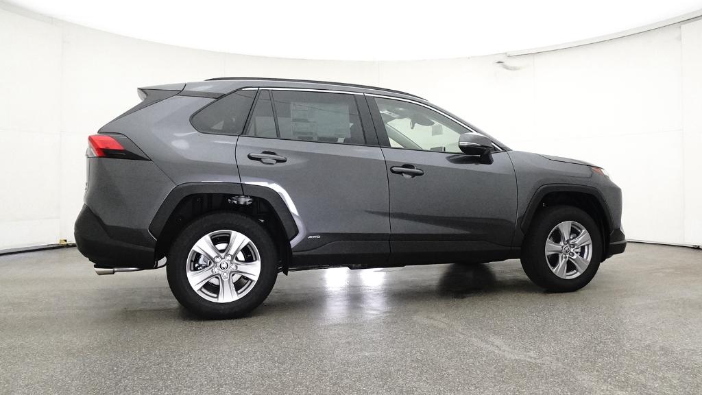 2025 Toyota RAV4 Hybrid XLE photo 2