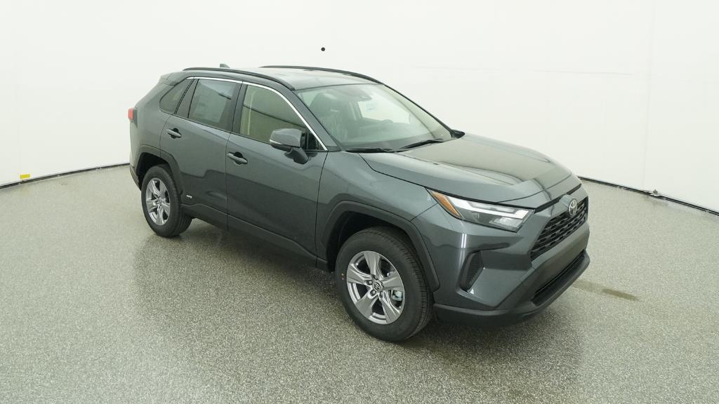 2025 Toyota RAV4 Hybrid XLE photo 3